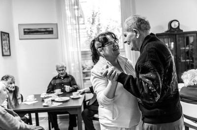 Mezinárodní den seniorů - harmonikář Karel