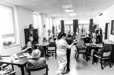 Mezinárodní den seniorů - harmonikář Karel